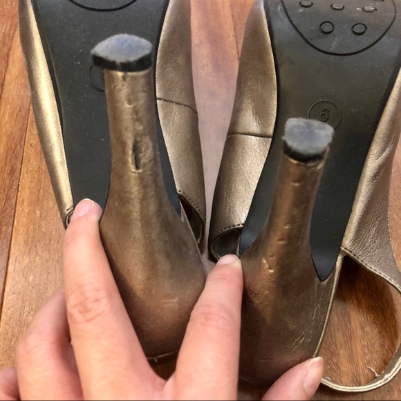 Xhilaration Silver Heels Ruffle Top Size 6 - Picture 11 of 13